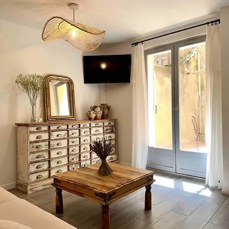 Lou Paseo : Brocante Centre Historique Apartment L'Isle-sur-la-Sorgue